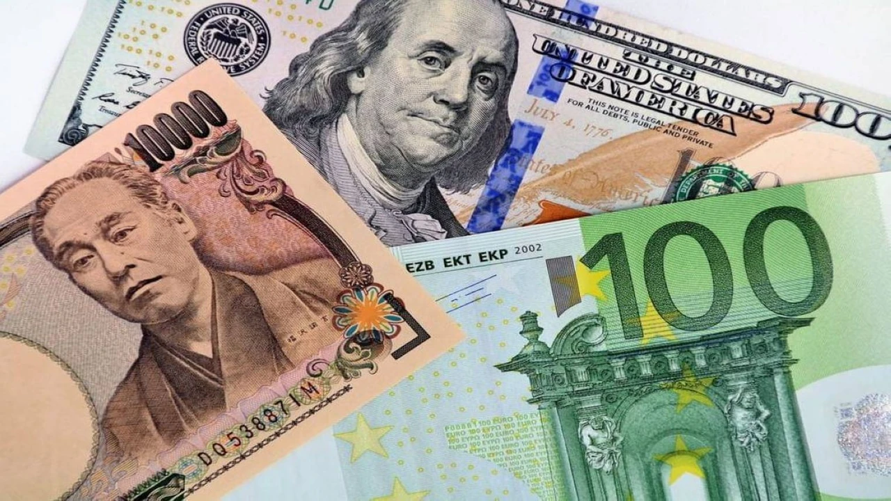 تراجع العملات المشفرة بالتزامن مع تقلص مكاسب الين أمام الدولار الأمريكي
